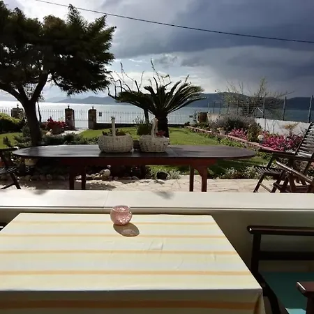 παραθαλάσσιο με κήπο στον αγιόκαμπο Διαμέρισμα *