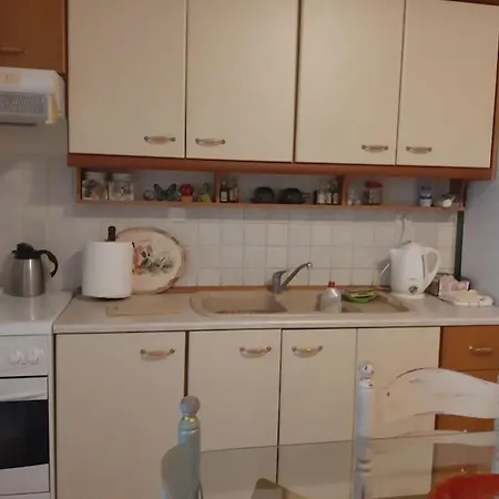 Διαμέρισμα παραθαλάσσιο με κήπο στον αγιόκαμπο Αγιόκαμπος